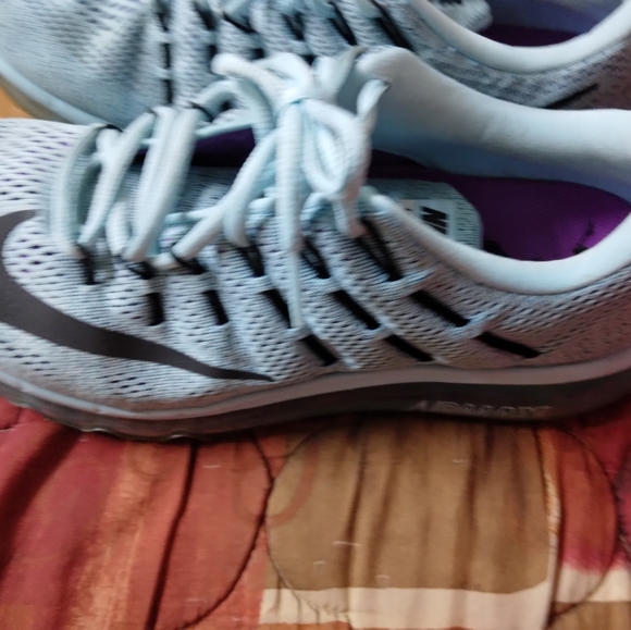 Nike Air Max Size 11 Womens - Picture 2 of 4